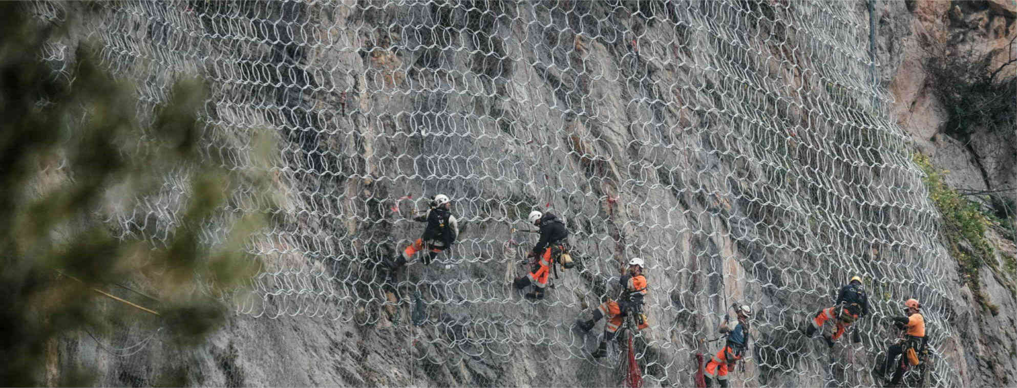 Nous proposons des offres d'emploi à risque, pour travaux d'accès difficiles.